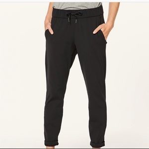 Black on the fly pant